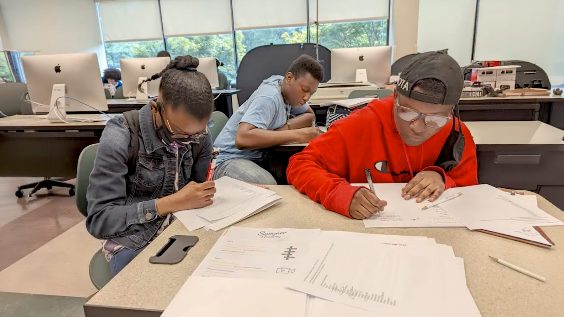 High School Students Take Part in College’s Graphic Design Camp