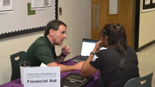 VPCC's Financial Aid Director/Veteran's Affairs Marc Vernon assisting student
