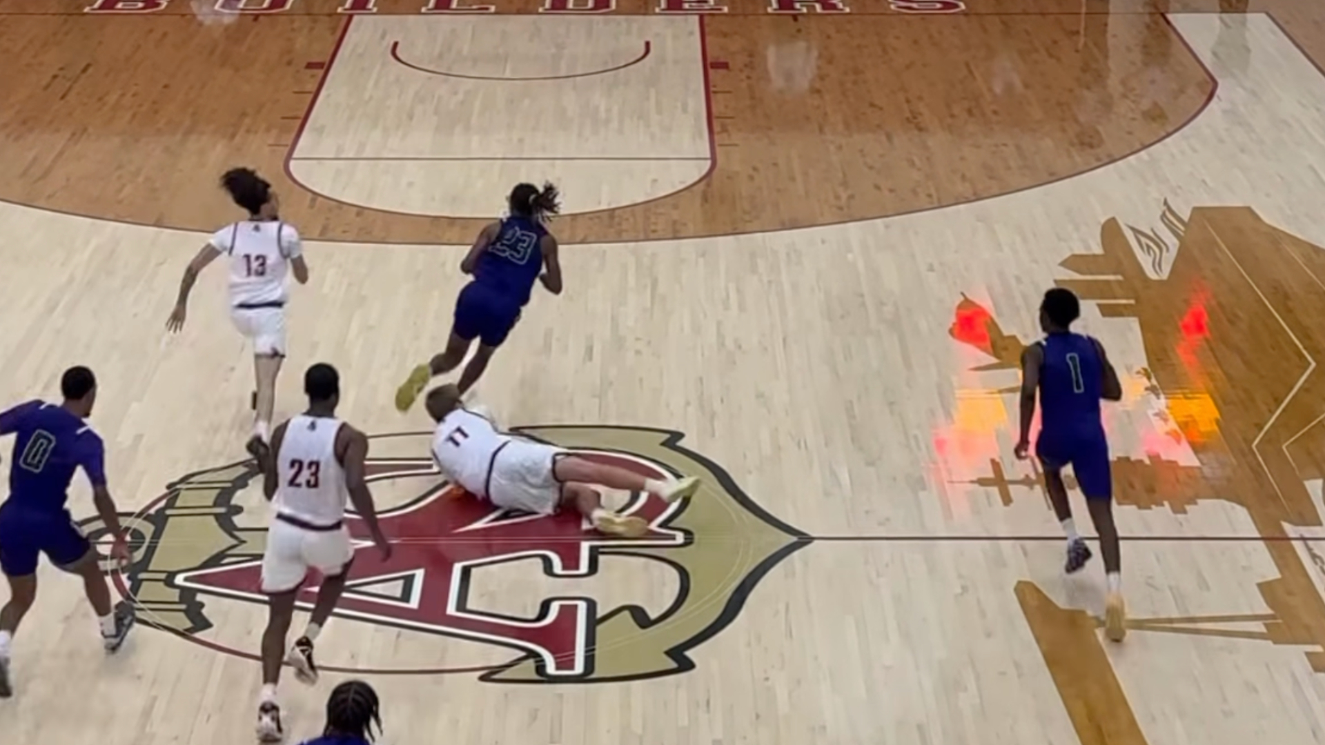 Gators Handle the Apprentice School Builders, 88-72